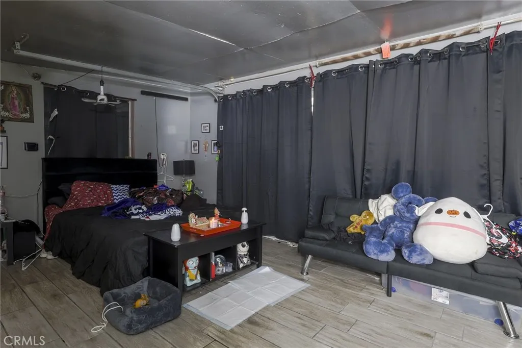 2310 S Olive, Santa Ana, California 92707 home-pic-9